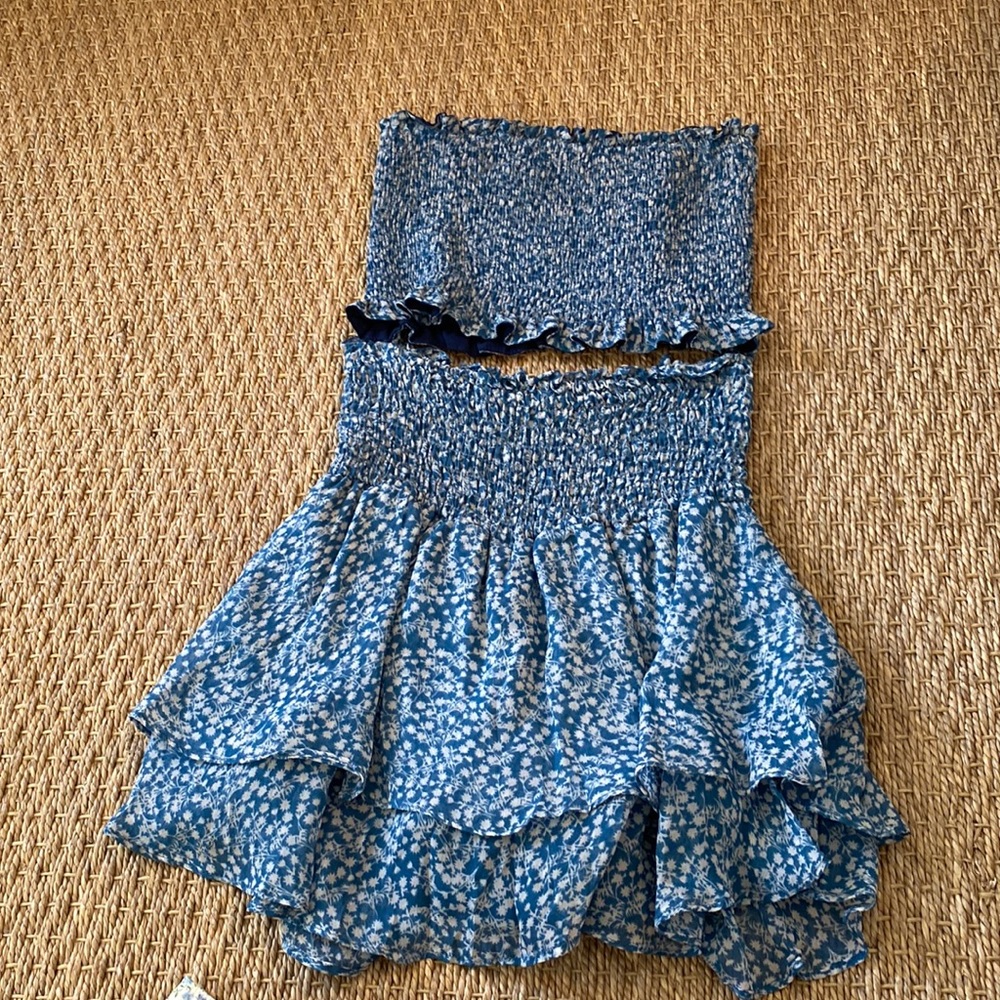 Blue, planet blue, blue life set. Size small. Worn once